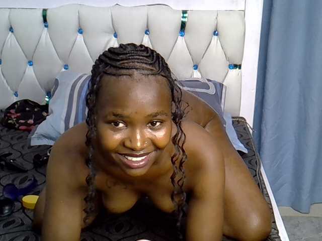 Prettyxoxo live cam on BongaCams