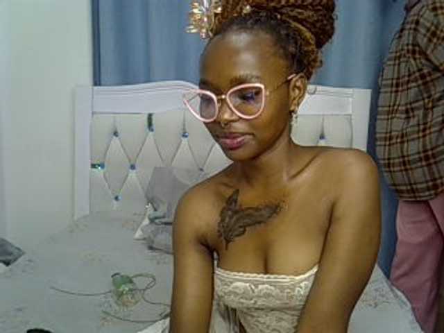 Prettyxoxo live cam on BongaCams
