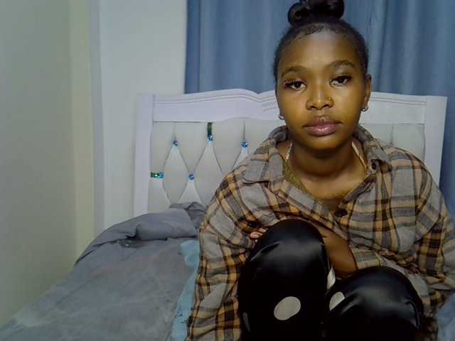 Prettyxoxo live cam on BongaCams