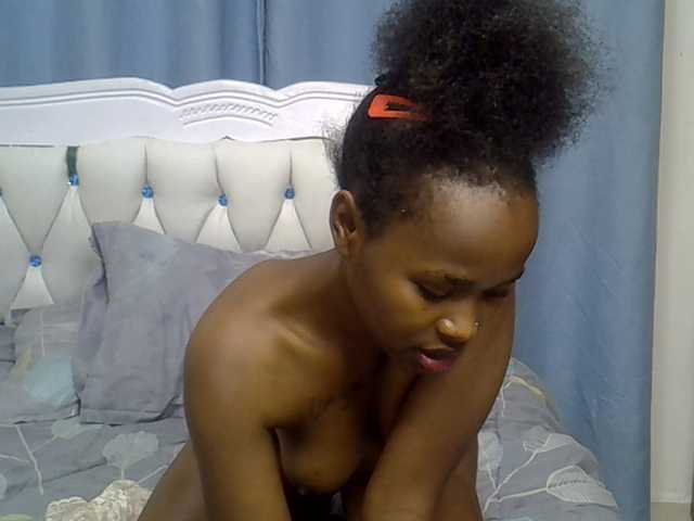 Prettyxoxo live cam on BongaCams