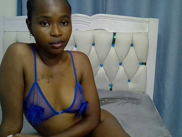 Prettyxoxo live cam on BongaCams