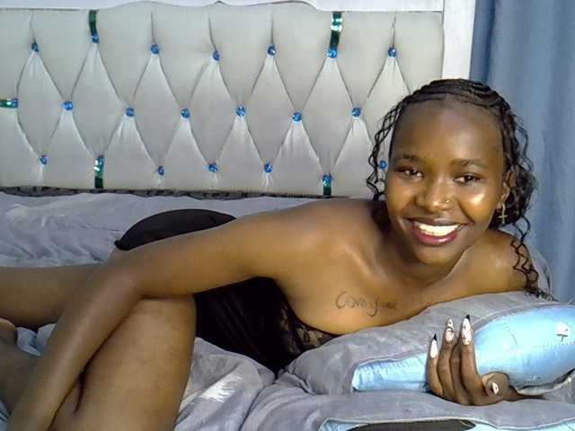 Prettyxoxo live cam on BongaCams