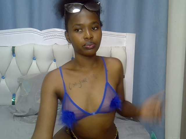 Prettyxoxo live cam on BongaCams