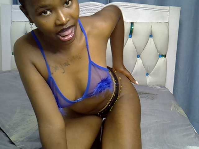 Prettyxoxo live cam on BongaCams