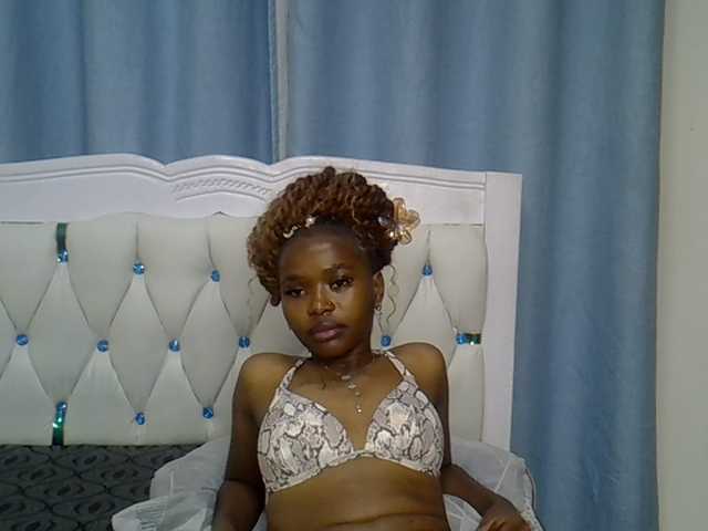 Prettyxoxo live cam on BongaCams