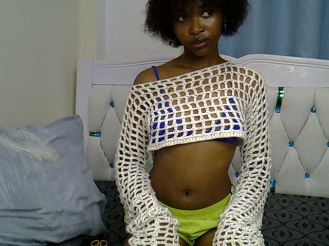 Prettyxoxo live cam on BongaCams