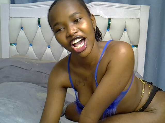 Prettyxoxo live cam on BongaCams