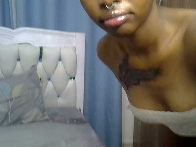 Prettyxoxo live cam on BongaCams