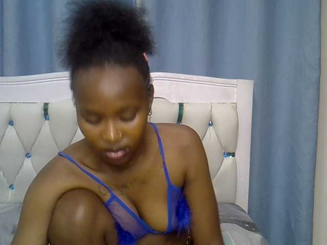 Prettyxoxo live cam on BongaCams