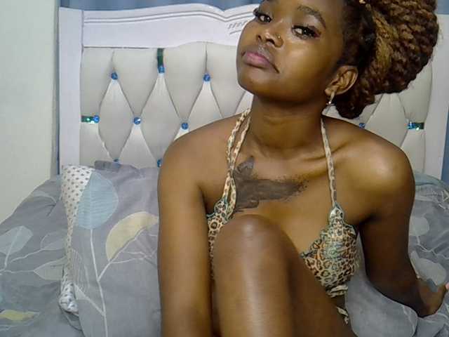 Prettyxoxo live cam on BongaCams