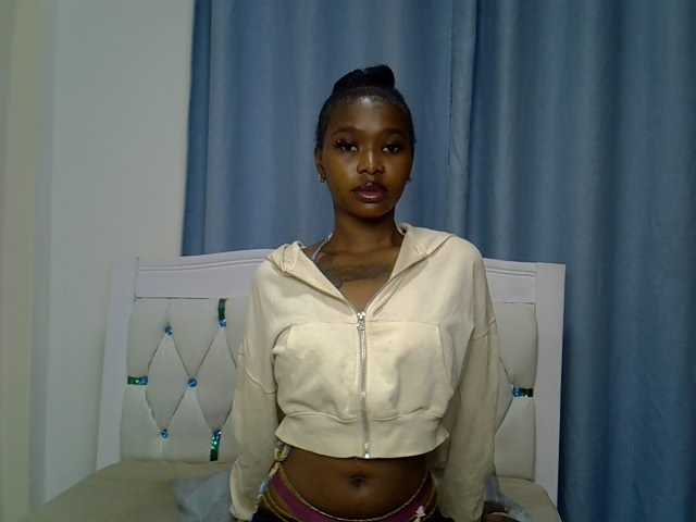 Prettyxoxo live cam on BongaCams