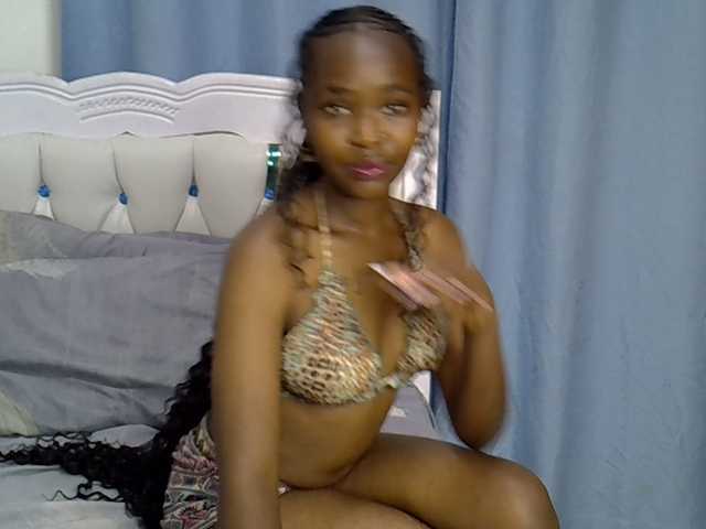 Prettyxoxo live cam on BongaCams
