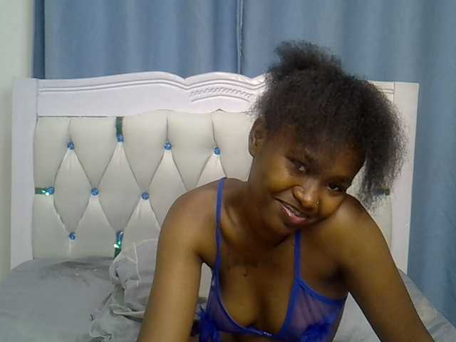 Prettyxoxo live cam on BongaCams