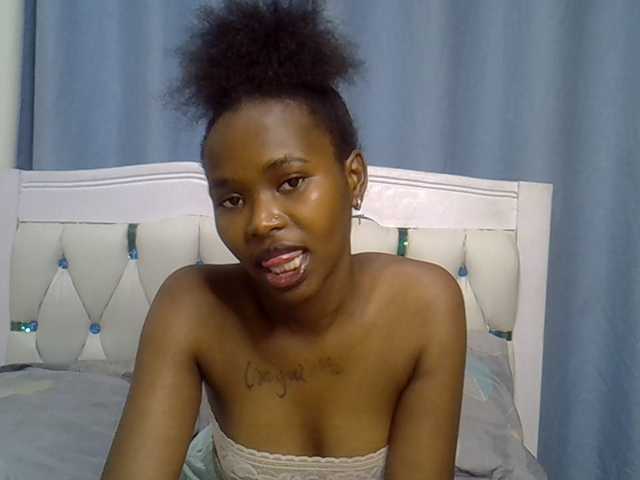 Prettyxoxo live cam on BongaCams