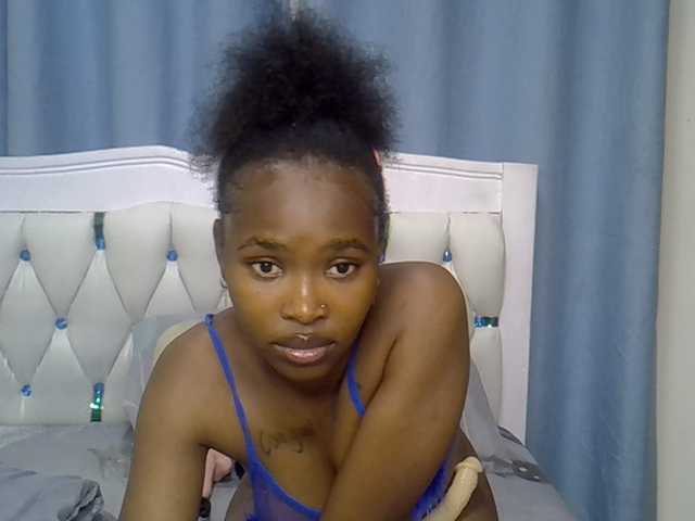 Prettyxoxo live cam on BongaCams