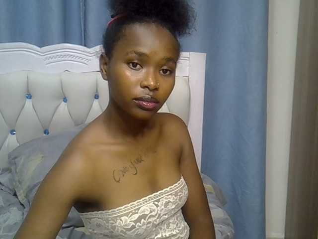 Prettyxoxo live cam on BongaCams