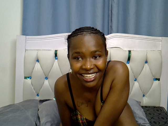 Prettyxoxo live cam on BongaCams