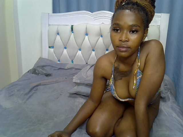 Prettyxoxo live cam on BongaCams