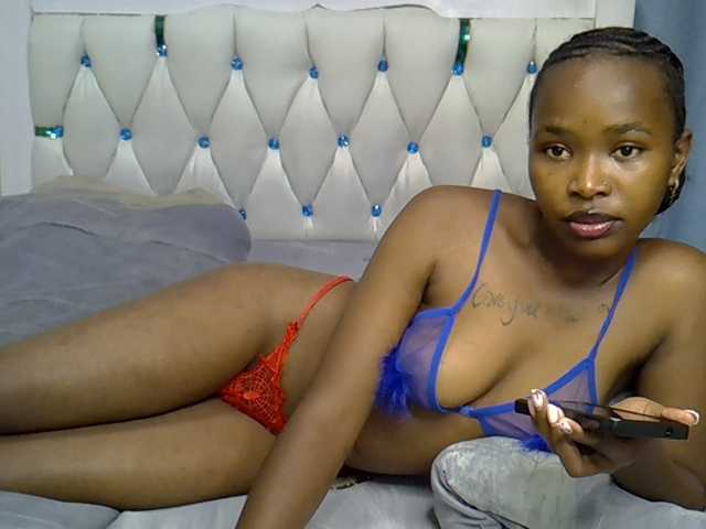 Prettyxoxo live cam on BongaCams