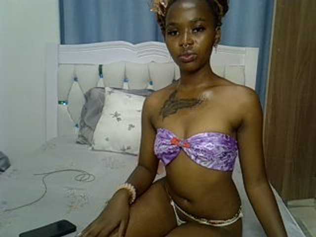 Prettyxoxo live cam on BongaCams