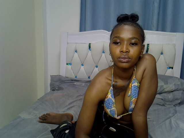 Prettyxoxo live cam on BongaCams