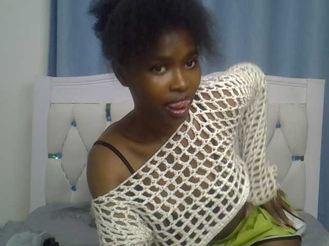 Prettyxoxo live cam on BongaCams