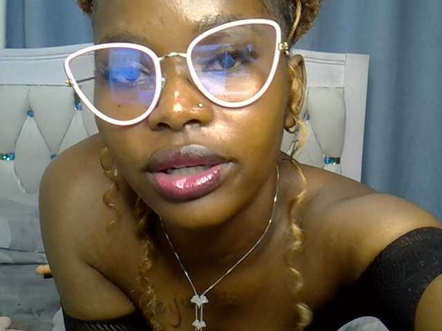 Prettyxoxo live cam on BongaCams