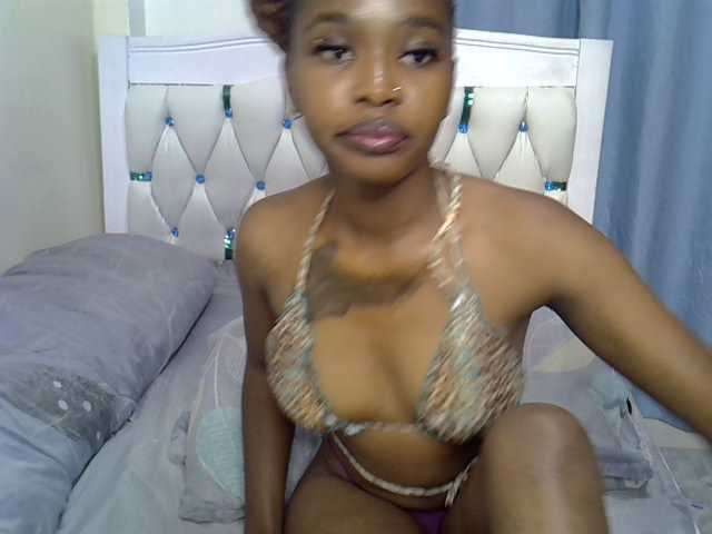 Prettyxoxo live cam on BongaCams