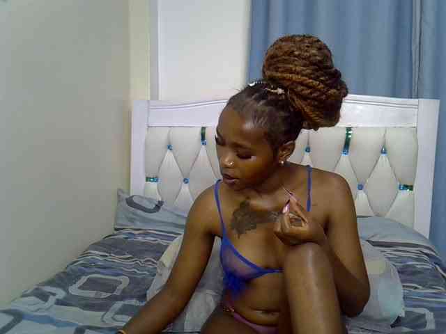 Prettyxoxo webcam
