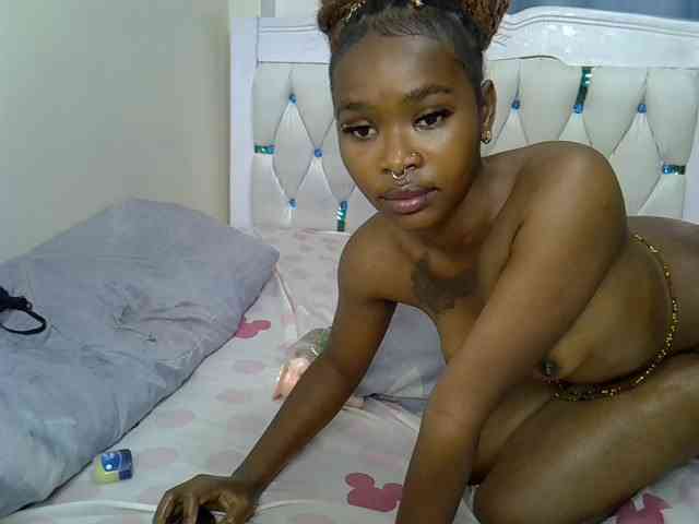 Prettyxoxo webcam