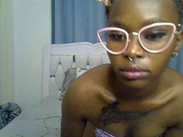 Prettyxoxo webcam