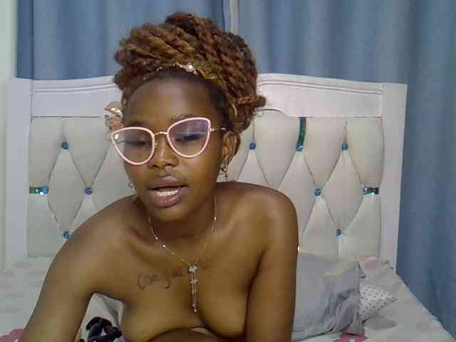 Prettyxoxo webcam