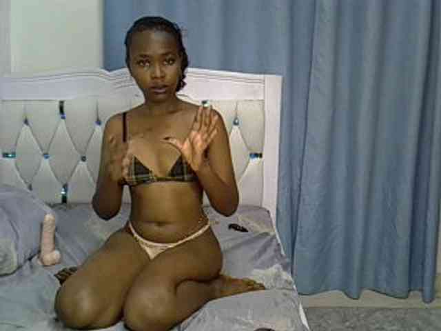 Prettyxoxo Live Webcam on BongaCams