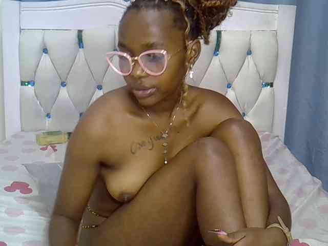 Prettyxoxo webcam