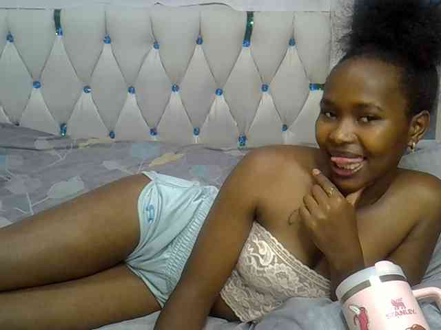 Prettyxoxo webcam