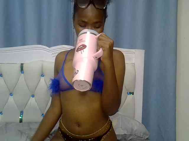 Prettyxoxo webcam