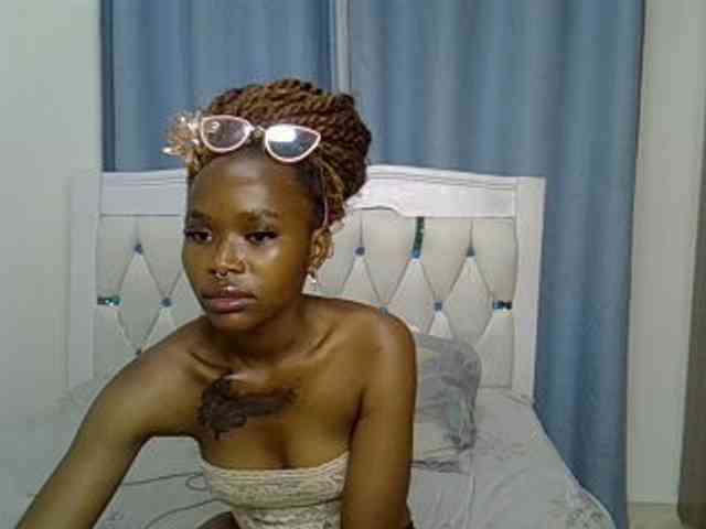 Prettyxoxo webcam