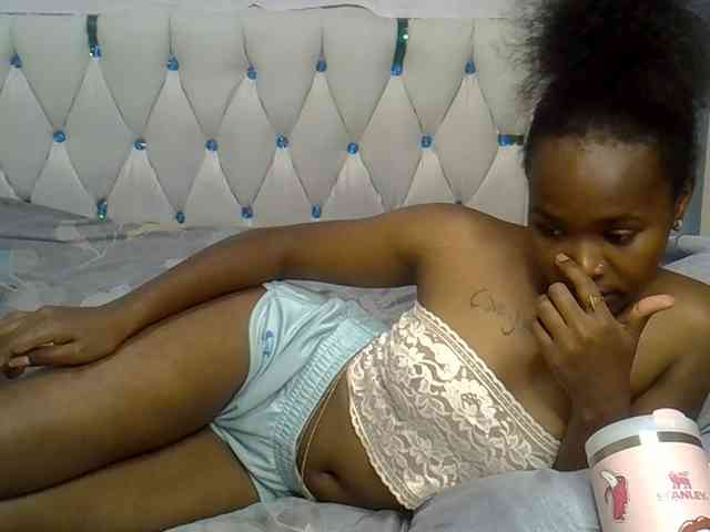 Prettyxoxo webcam
