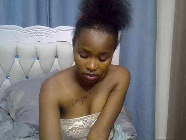 Prettyxoxo webcam