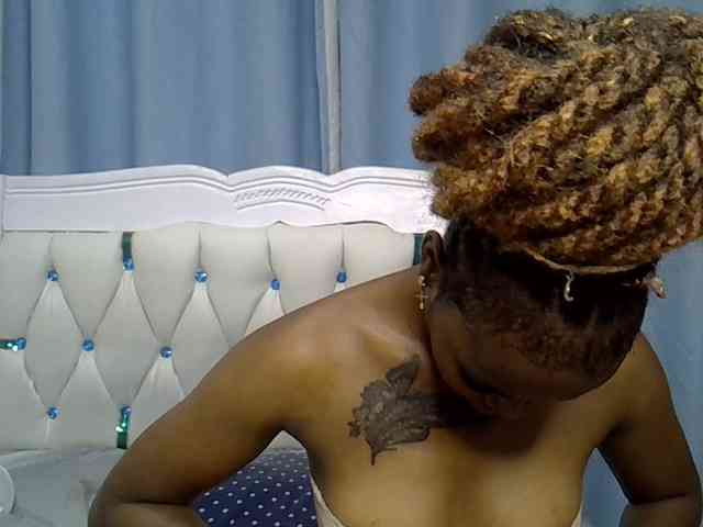 Prettyxoxo webcam