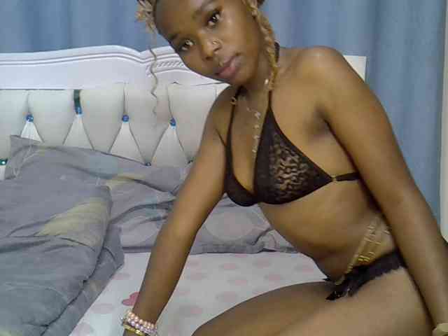 Prettyxoxo webcam