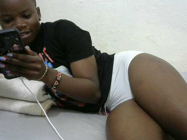 sashadoll8890 live cam on UnifiedCams