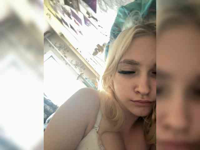 LisaCriss webcam