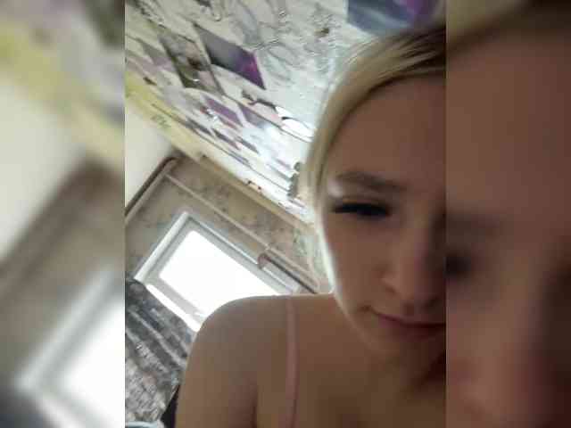 LisaCriss webcam