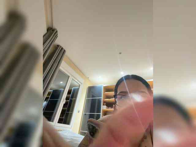 1Valentina webcam