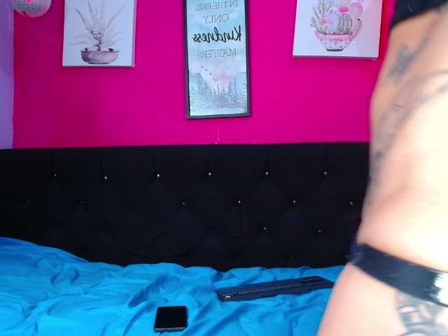 fuckdestroyin live cam on BongaCams