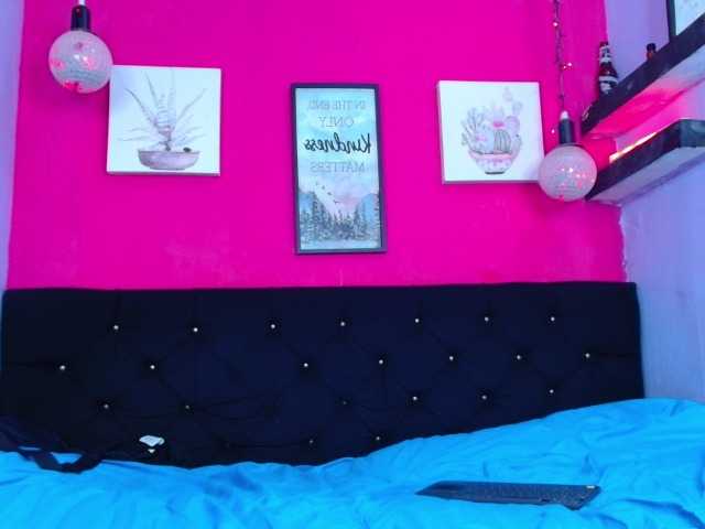 fuckdestroyin live cam on BongaCams