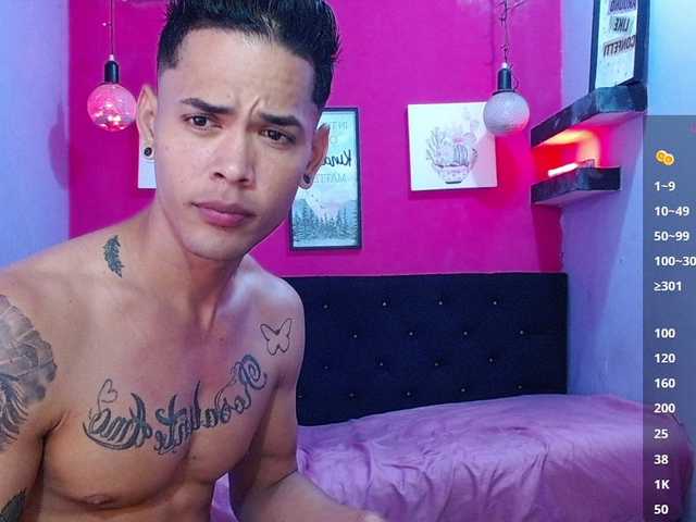 fuckdestroyin live cam on BongaCams