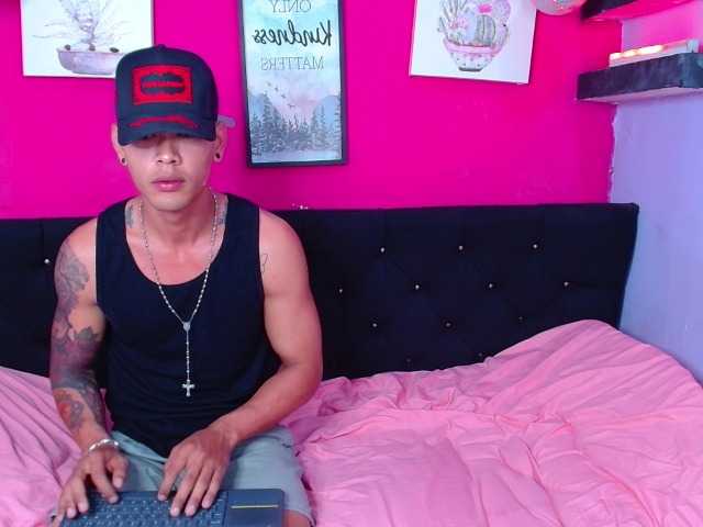 fuckdestroyin live cam on BongaCams
