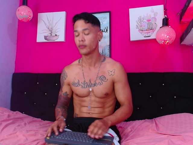 fuckdestroyin live cam on BongaCams
